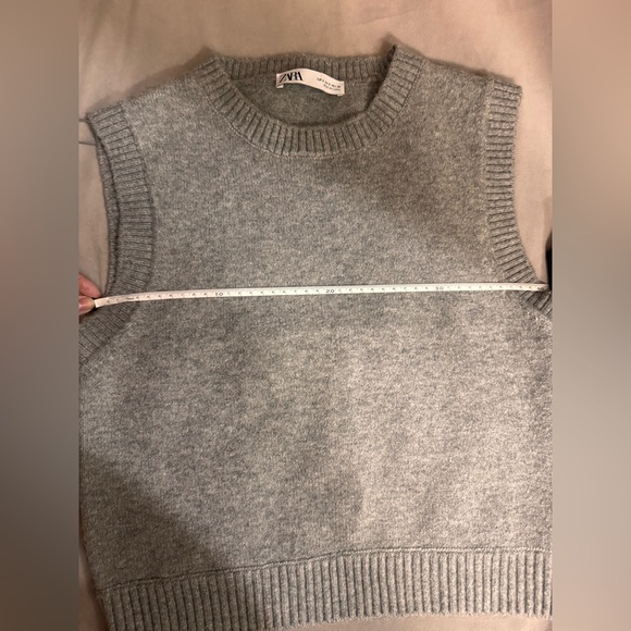 Zara Light Grey Ribbed Crewneck Knit Vest - Picture 6 of 8